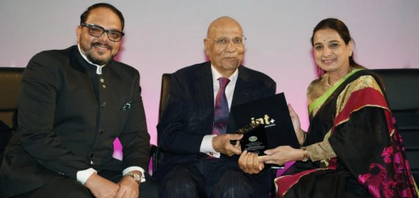 JD WINS LEADERS IN EDUCATION – AT UK ASIAN BUSINESS AWARDS 2018