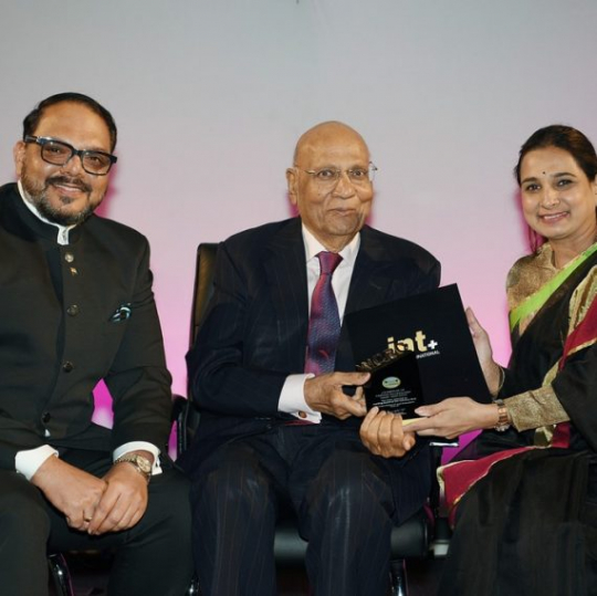 JD WINS LEADERS IN EDUCATION – AT UK ASIAN BUSINESS AWARDS 2018